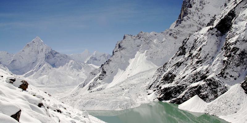 电竞外设延迟终极指南：2.4G、蓝牙与LightSpeed等无线技术实战对比 | 游戏手柄选购秘籍